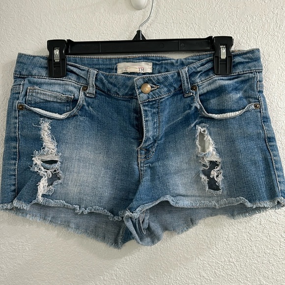 Forever 21 Distressed Denim Shorts - Picture 1 of 3